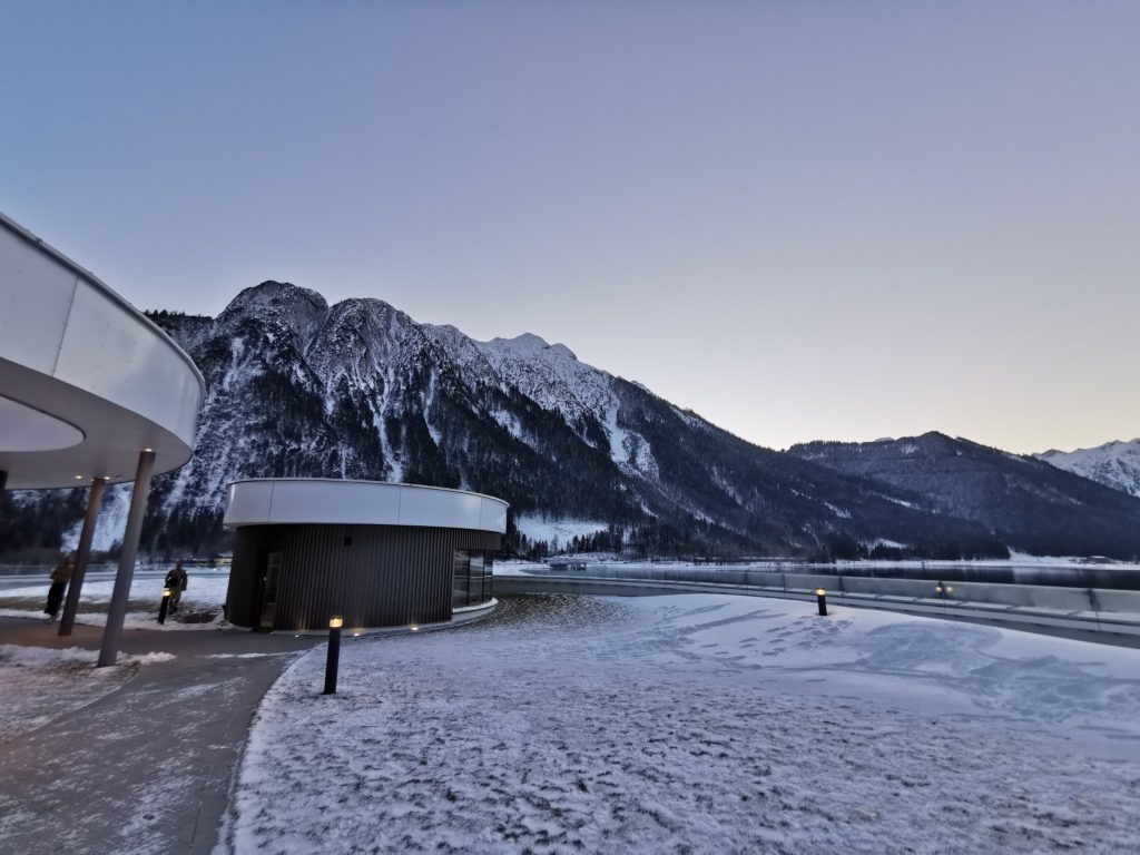 Atoll Achensee - das Panorama am Dach mit Blick auf den Bärenkopf