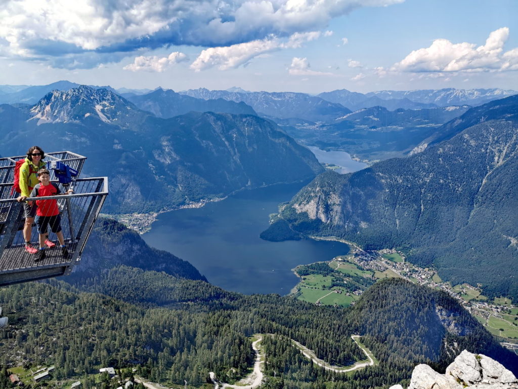 Der Hallstätter See  von oben - Reiseblogger Tipps: Dieser See beeindruckt mit überdurchschnittlich vielen Aussichtspunkten!