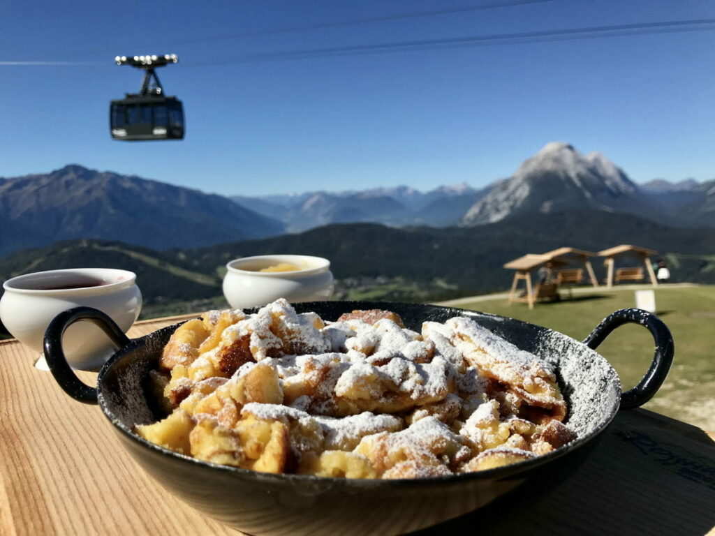 "Kaiserschmarrn Alm" - die Rosshütte in Seefeld, mit der Bergbahn erreichbar