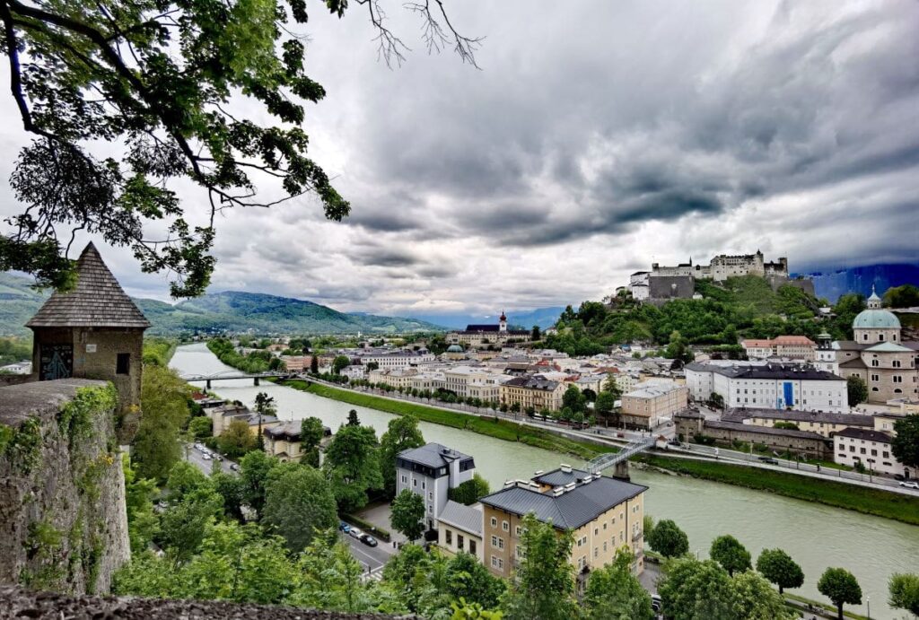 Panoramablick von der Bastei am Kapuzinerberg Salzburg