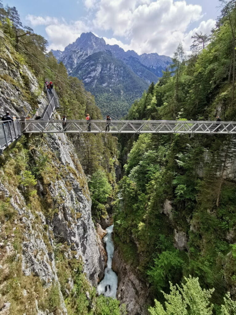 Reiseblog Deutschland: Blick über die Leutaschklamm auf das Karwendel