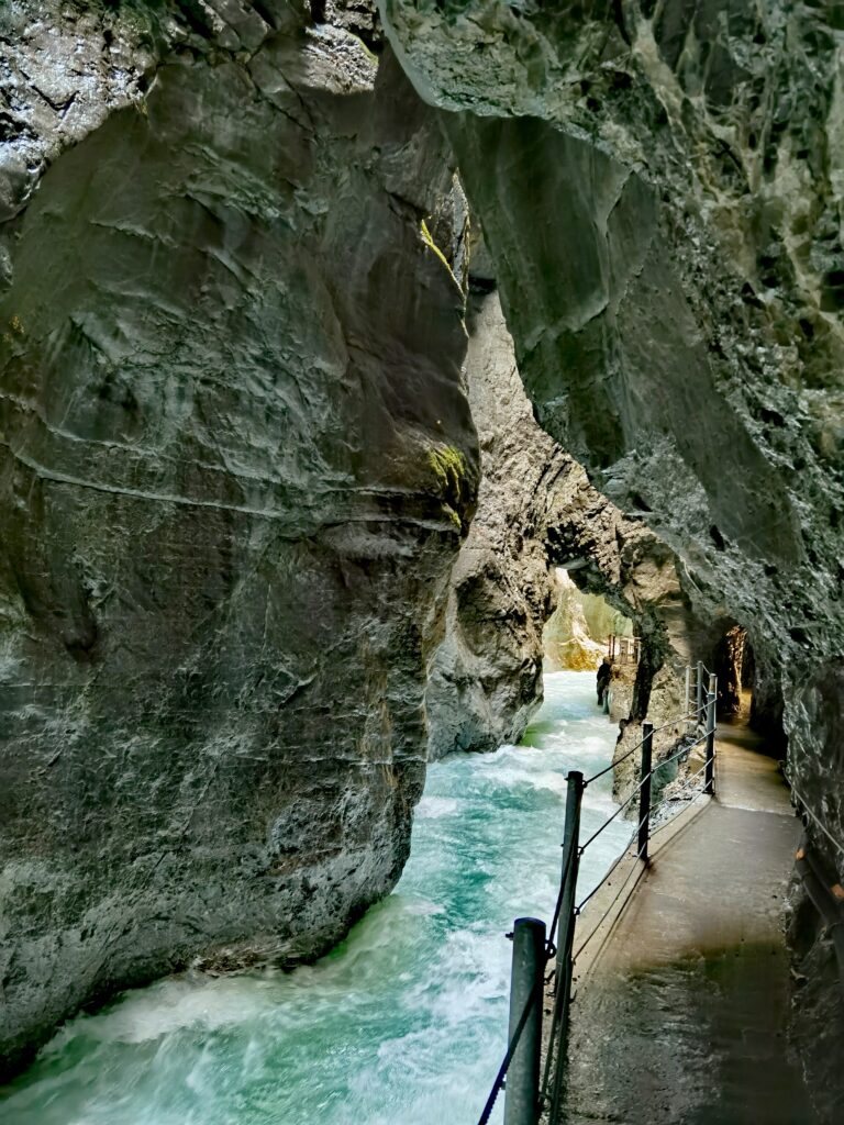 Schönste Orte in Bayern entdecken: Die Partnachklamm in Garmisch-Partenkirchen