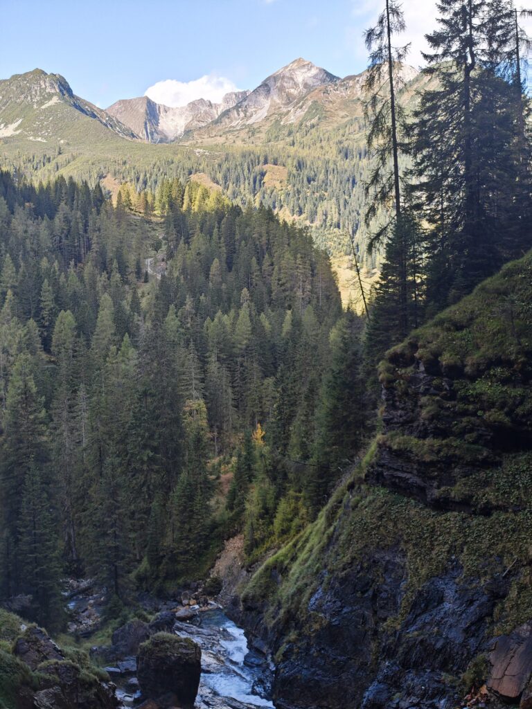 Johanneswasserfall Ausblick auf die Berge